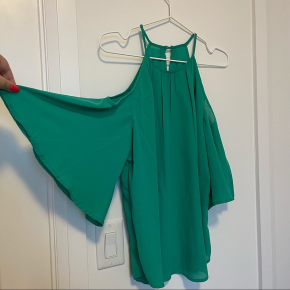 Green Blouse - Picture 2 of 4